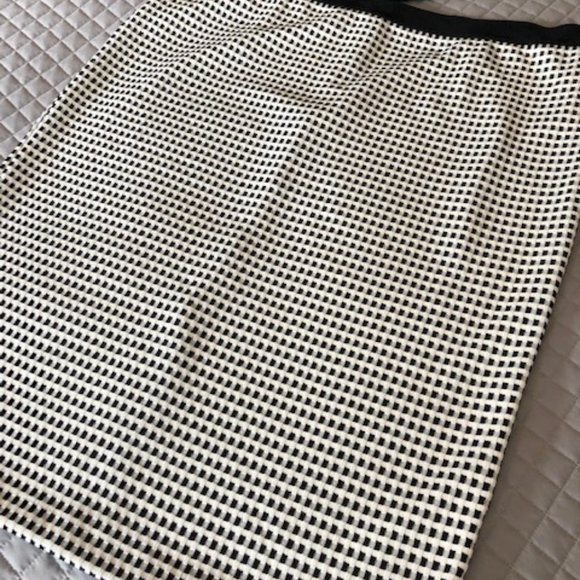 Black & White Check Knit Skirt, XL - Picture 3 of 6